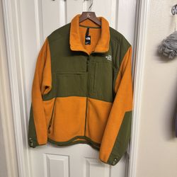 Men’s The North Face Denali Jacket New XL