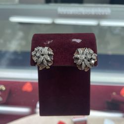 Cluster Gold Diamond Earrings 