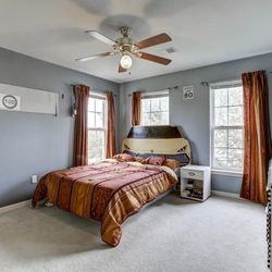 4-Piece Queen Size Bedroom Set