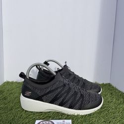 Skechers Arya Women’s Slip On Casual (Black) - Size 7