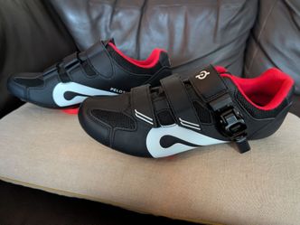 Peloton cycling shoes size 43 / 12 BRAND NEW