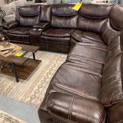 Bastrop Brown Reclining Sectional / couch /Living room set 