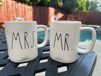 Rae Dunn Mr. and Mrs. Mug Set