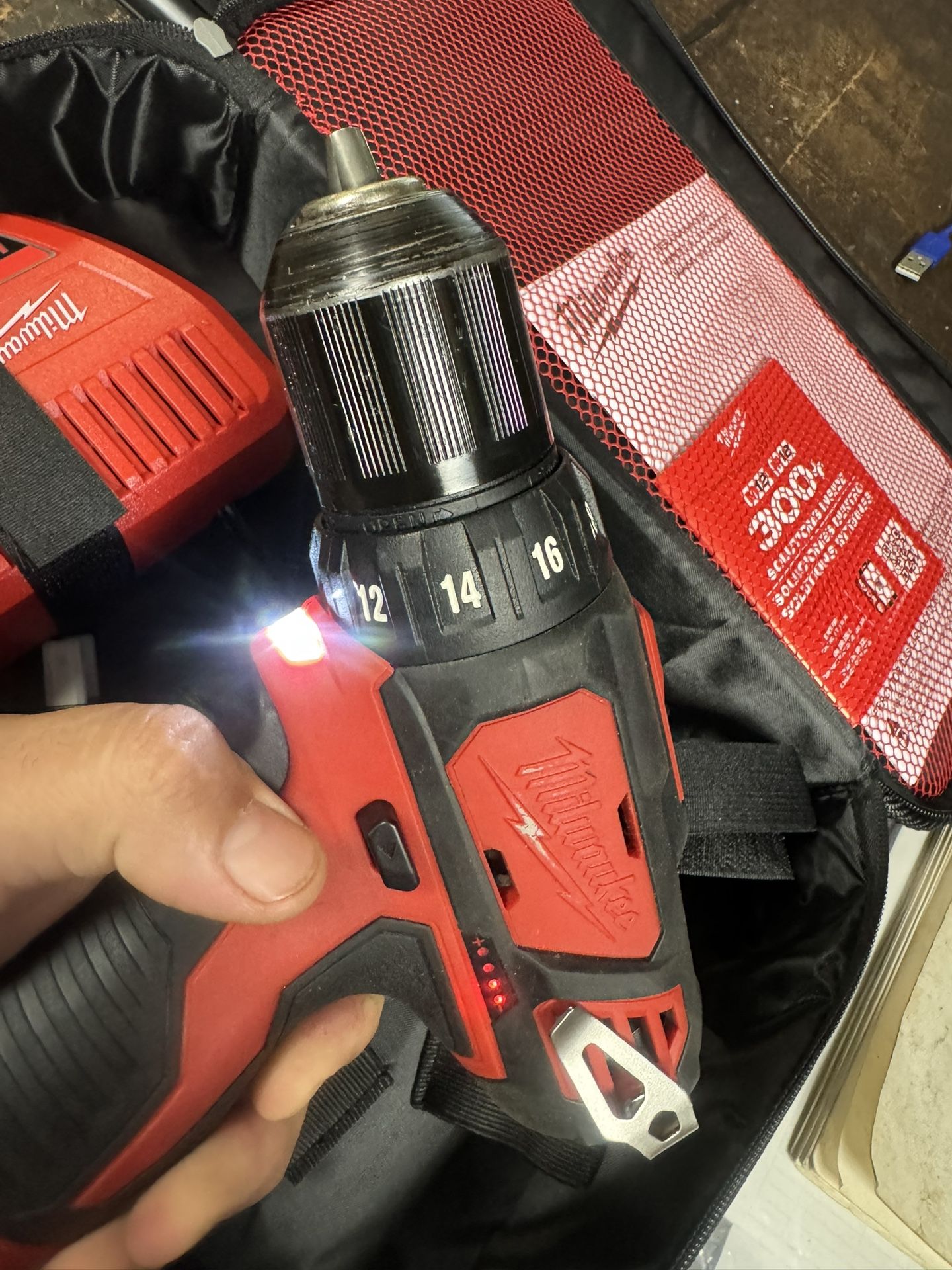 Milwaukee M12 Drill Set
