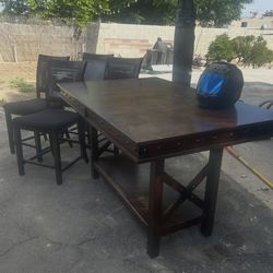 table and chairs