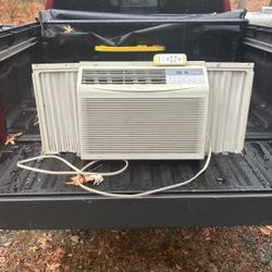 8,200 BTU Sharp Air Conditioner w/Remote