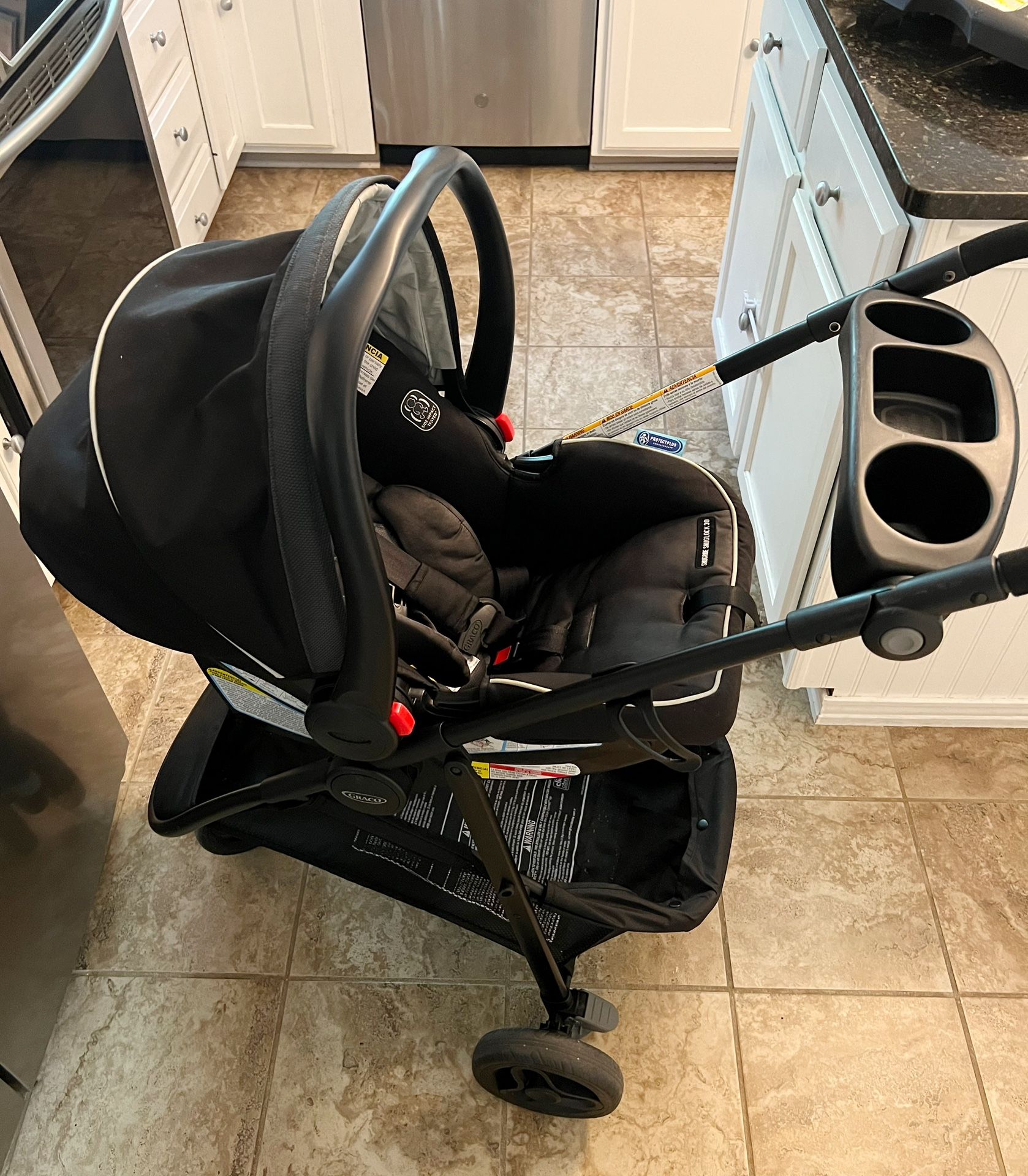 Graco Snugride Snuglock 30 (with Stroller & 2 Bases)