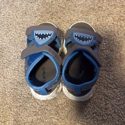 Caters Size 7 Sandals 