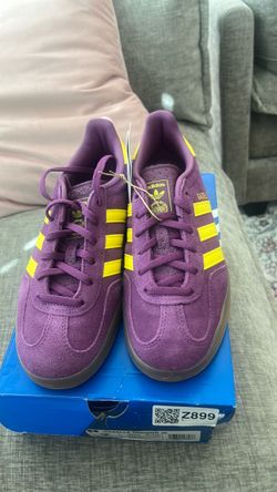 Women’s Adidas Gazelle size 7