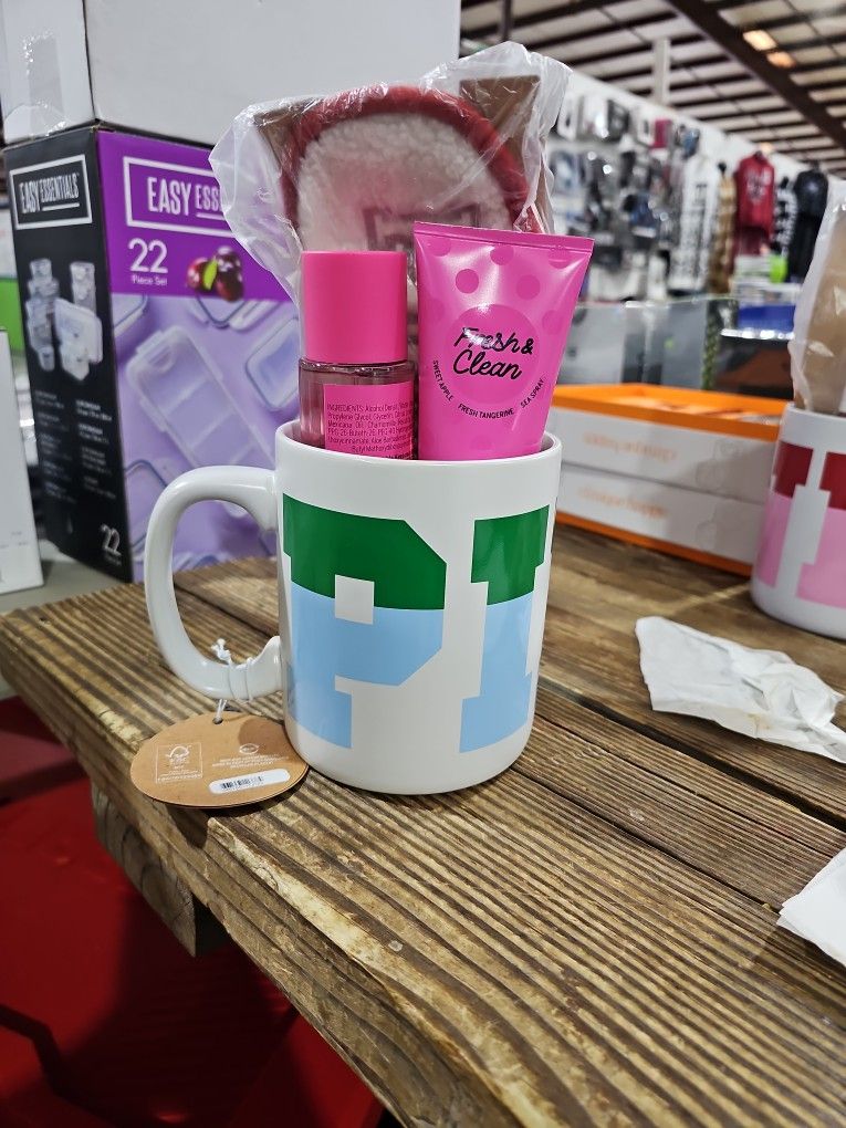 Victoria's Secret Fresh and Clean Mug with Eye Mask