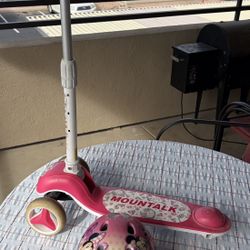 Child’s Scooter With helmet & pads 