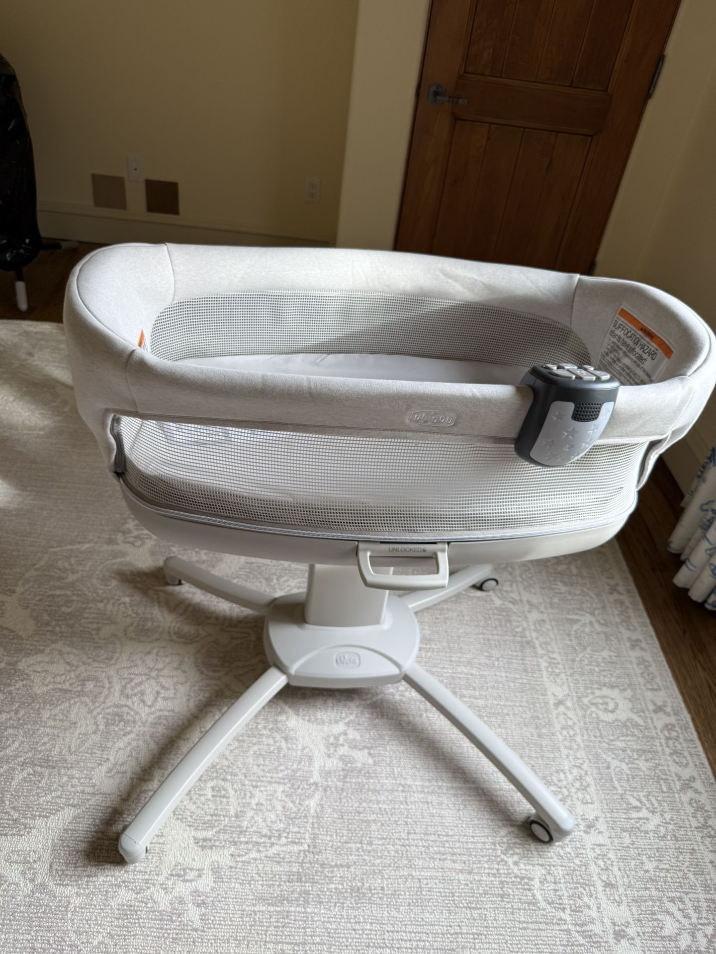 Chicco Close To You 3-1 Bedside Bassinet - Dove