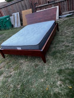 QUEEN BED FRAME AND MATTRESS 🔴