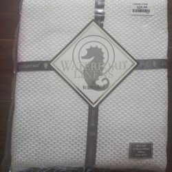 NEW!!! Waterford Linens tablecloth 70" x 126"