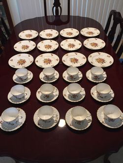 Hand painted Delecta Bone China (36 Pieces)