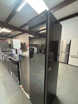 LG STEAM CLOSET