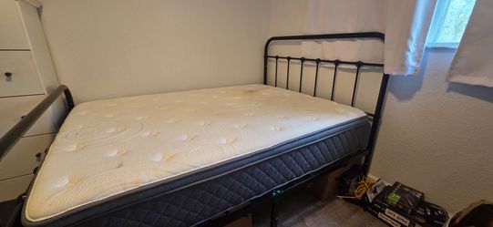 Full bed mattress with bed frame