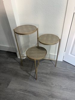 Three tier table