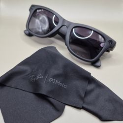Ray-Ban Meta Smart Glasses