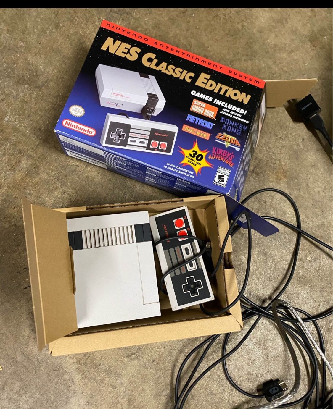 Official nes mini classic edition with 30 classic games!