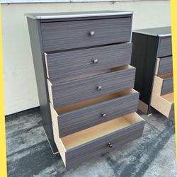 Dresser/ Five drawers dresser
