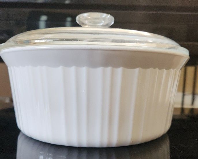 2.5 Quart Corning Ware French White Caserole Dish