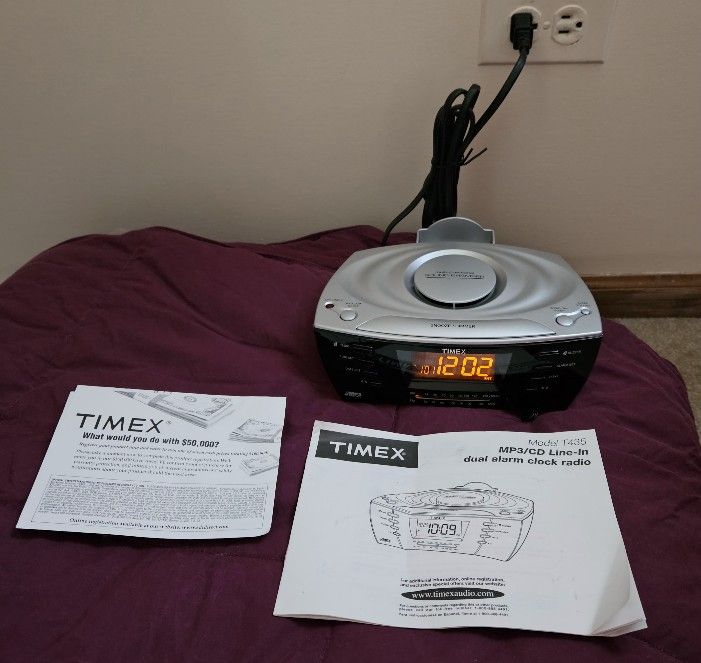 TIMEX MP3/CD LINE-IN DUAL ALARM CLOCK RADIO