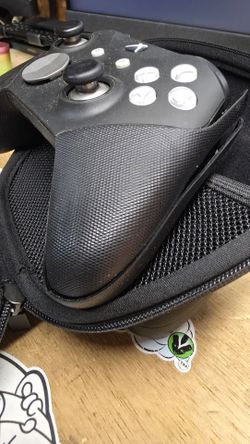 Elite Xbox Controller with Carrying Case