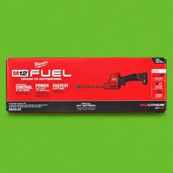 Milwaukee M12 Hedge Trimmer Kit w/ Battery