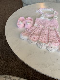 Handmade yarn. Baby girl Dress shoes and headband