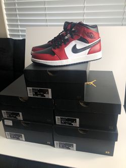 Nike air Jordan 1 Chicago mid black toe size 9 9.5 10.5 11 12