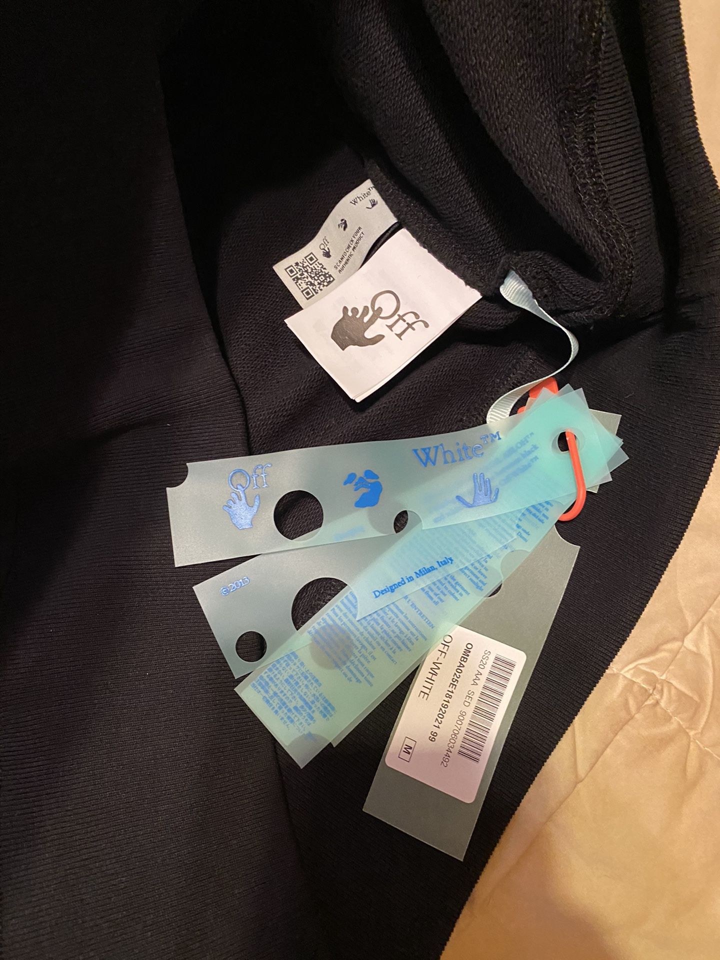 Off white sweatshirt Fits a medium & Large