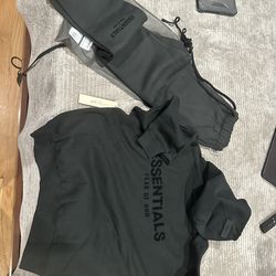 Essential Stretch limo ss22