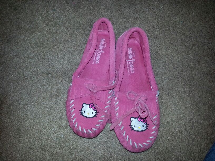 hello kitty Minnetonka shoes