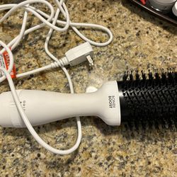 Bondiboost Hairdryer Brush
