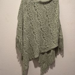 Cottagecore Delicate Green Pancho 