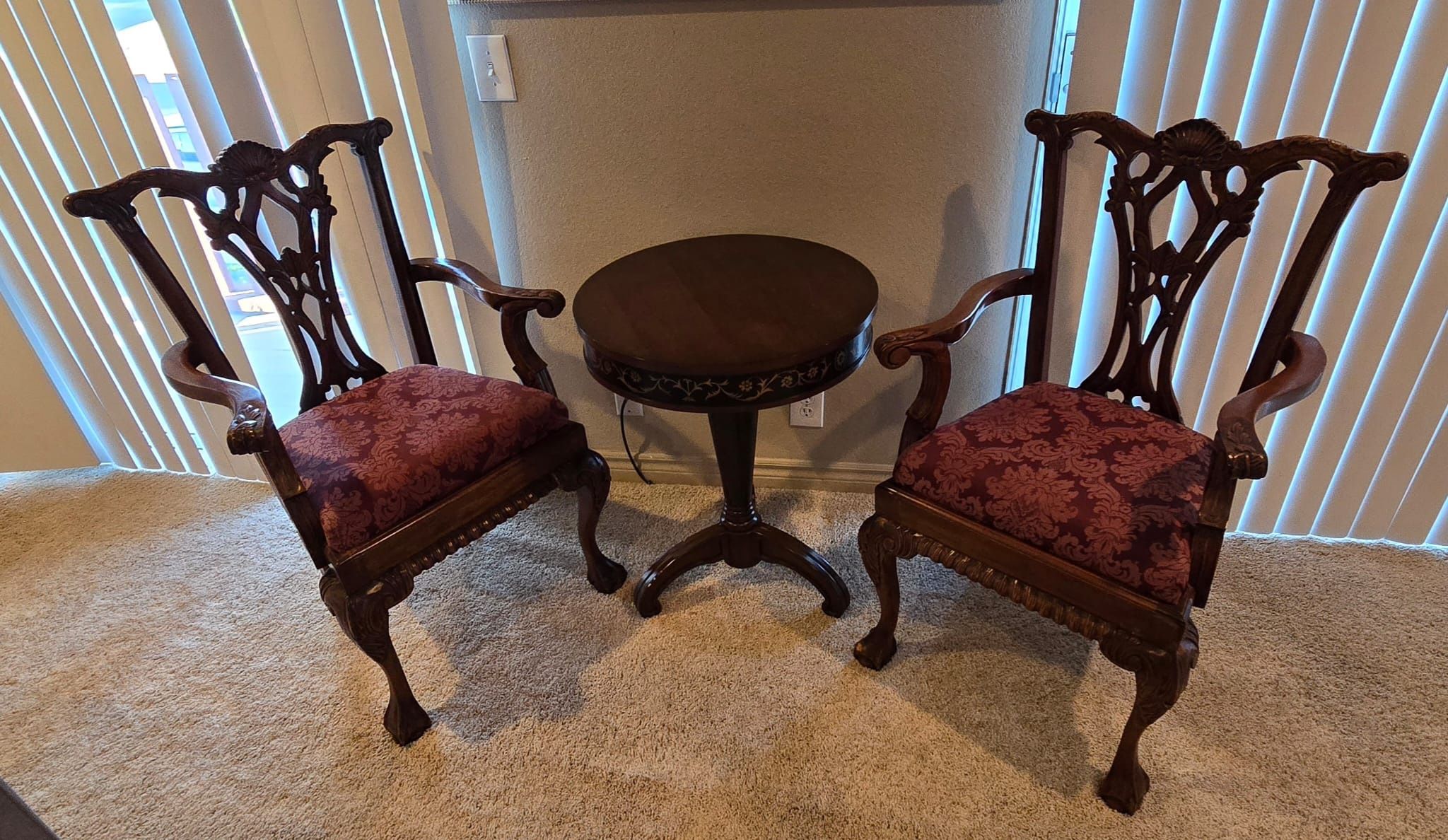Antique chairs 🪑