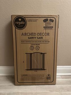 Regalo Arched Decor Safety Gate Bronze 35 inch