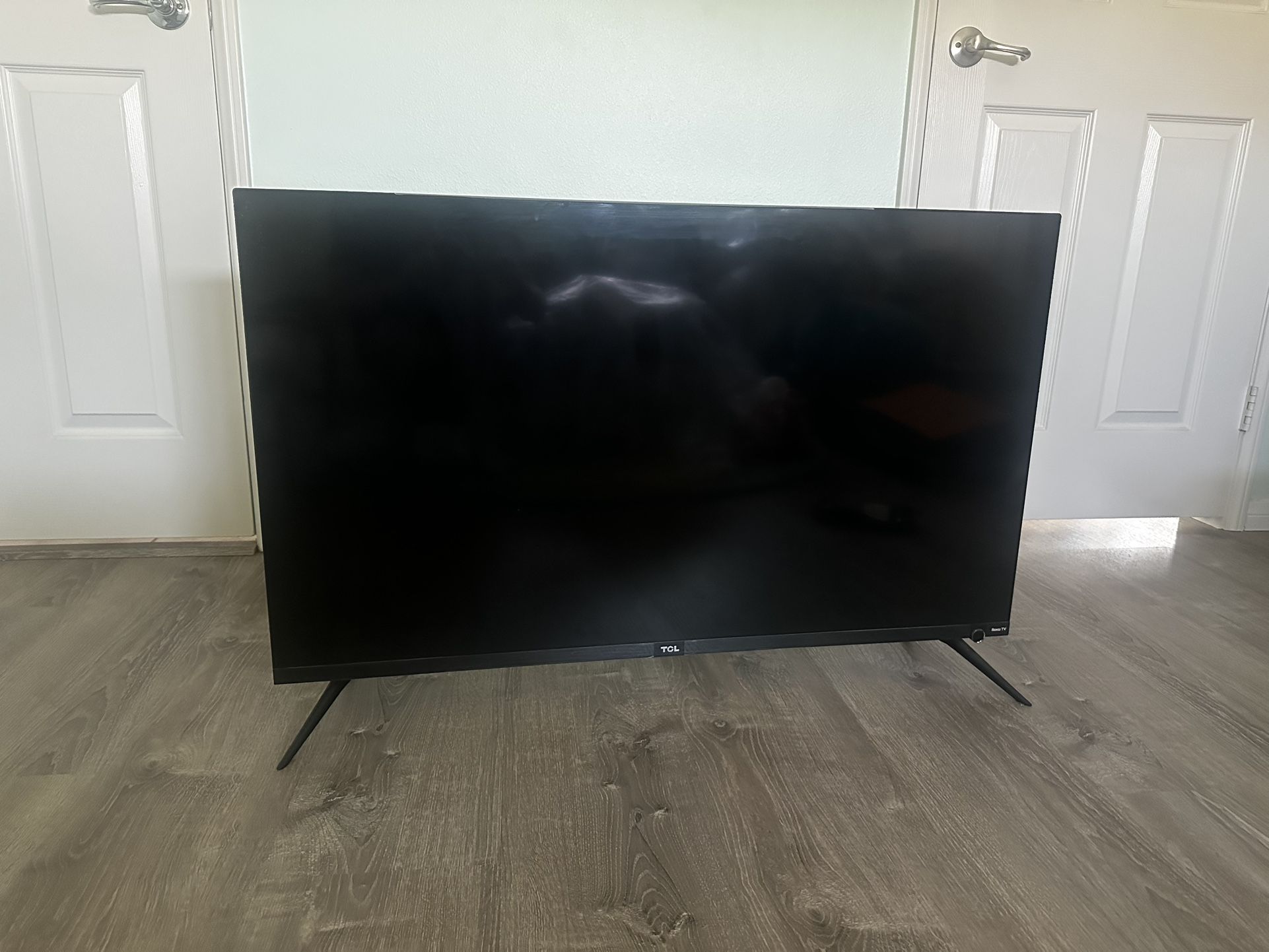 TLC 43” 4K Dolby Vision HDR Roku Smart TV with remote