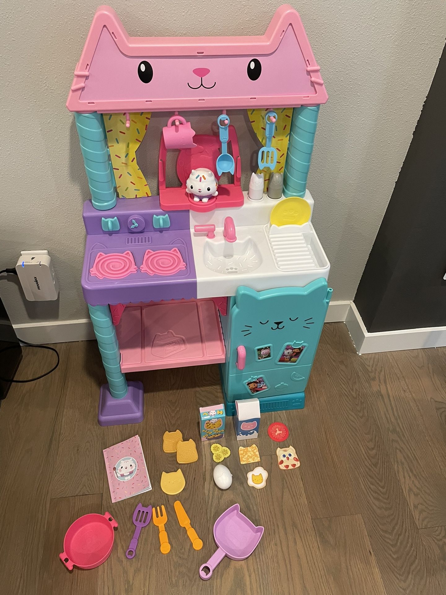 Cakey Kitchen Set, Gabby’s Dollhouse + Bonus The Cakey Oven!!! Or Best Offers!