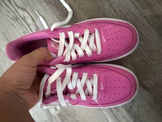 Nike pink shoes
