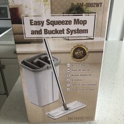 Brand New Easy Squeeze Mop &Bucker System 