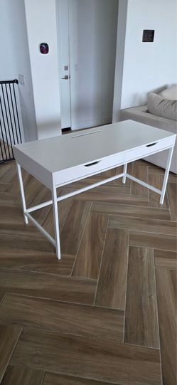 White Computer desk - IKEA