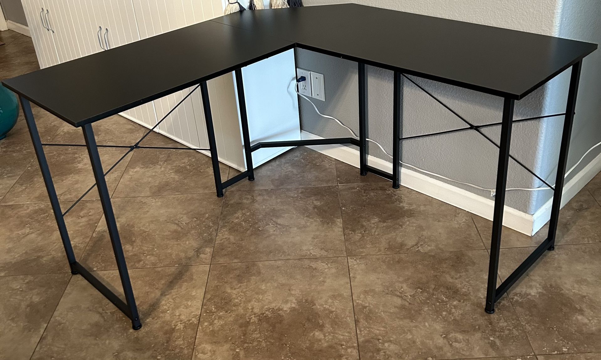 (New) 51” Wide L-Shaped Gaming/Computer Desk