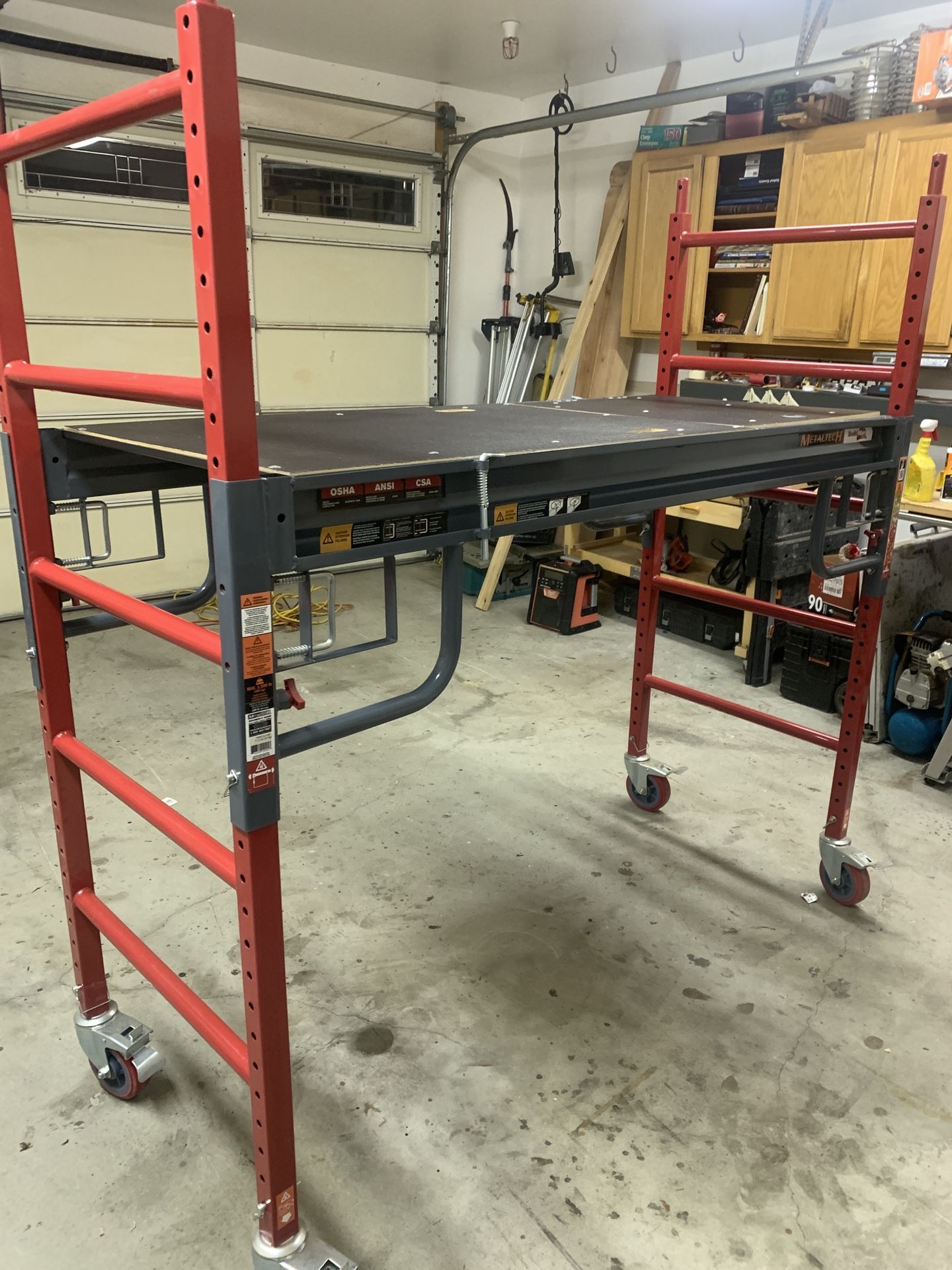 Metal tech Buildman 6ft. Drywall Baker Scaffolding for Sale in El Cajon