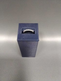 White Gold 10k (.417) 2.2 grams Size 9.5