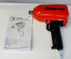 SNAP ON MG1250 IMPACT WRENCH