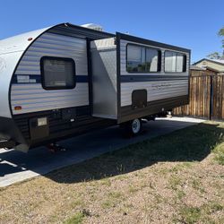 2020 Wolf PubLimited 20ft Travel Trailer With Huge Slide Out