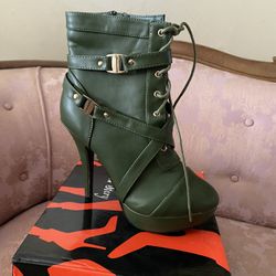 Womens high heel boots size 8
