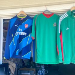 Jerseys And Sweaters 